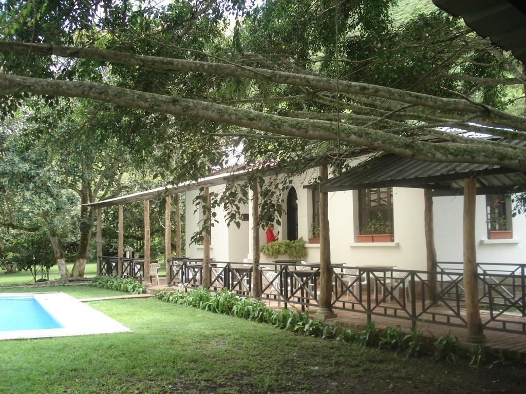 Hosteria La Eterna Primavera Huigra Exterior foto